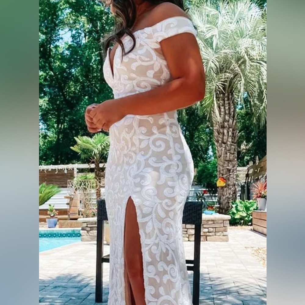 Elegant White Lace Maxi Dress